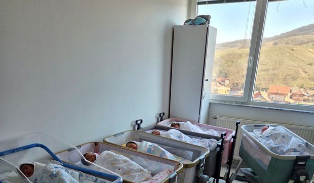 U srpskom porodilištu u Pasjanu u Kosovskom Pomoravlju tokom vikenda je rođeno sedam beba