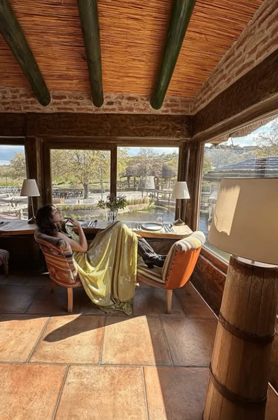 Emina Jahović, objava