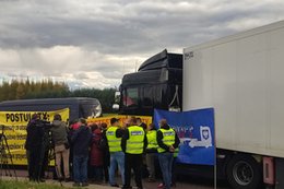 Przejścia graniczne z Ukrainą zablokowane. Branża transportowa protestuje