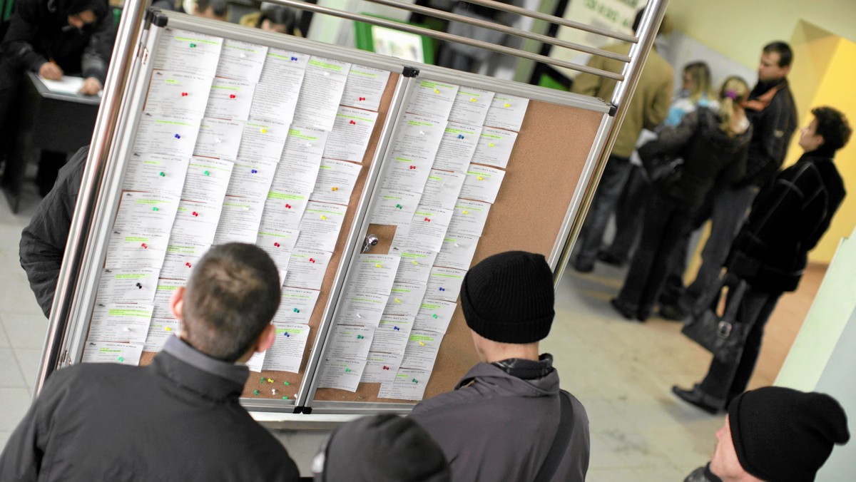 Lubuskie otrzymało z ministerstwa pracy i polityki społecznej prawie milion złotych na aktywizację zawodową bezrobotnych. Dodatkowe pieniądze muszą być wykorzystane do końca roku - poinformowała rzecznik Wojewódzkiego Urzędu Pracy Małgorzata Kordoń.