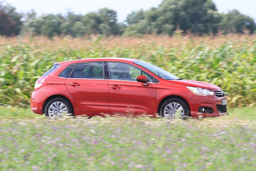 Mitsubishi Lancer kontra Citroen C4 i Opel Astra: kompakty tylko na pozór podobne