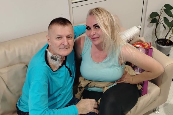 (FOTO) PRVA SLIKA PEVAČA NAKON TEŠKE OPERACIJE Goran iz "Goci benda" bio u životnoj opasnosti, sada se oporavlja