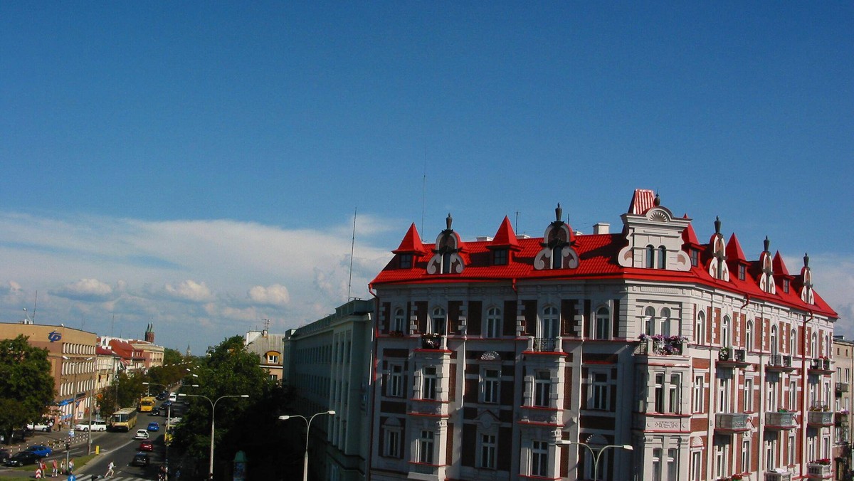 Elektroniczne tablice w oknach dawnej Telimeny i Muzeum Wojska są nieczynne. Multimedialne Centrum Turystyczne w bramie Pałacu Branickich też zamknięte jest na cztery spusty. Dla gości odwiedzających Białystok to niemiła niespodzianka.