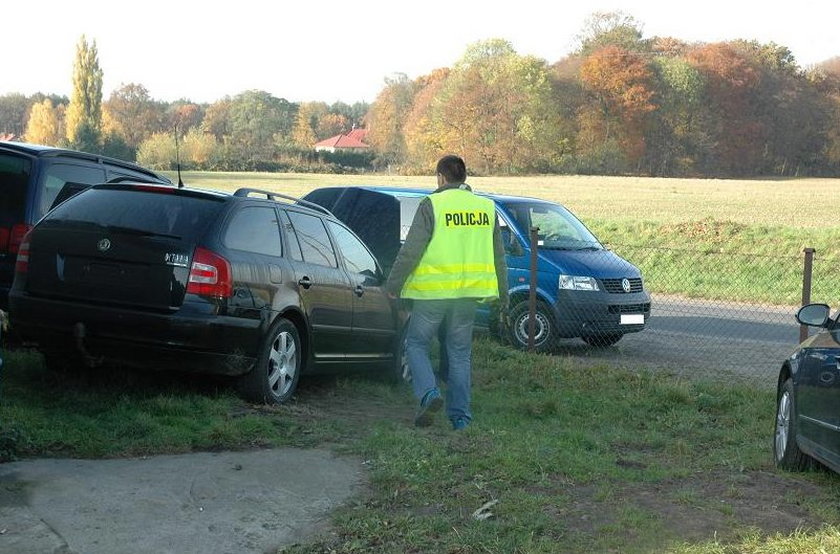 Złodzieje i paser samochodowy w rękach policji