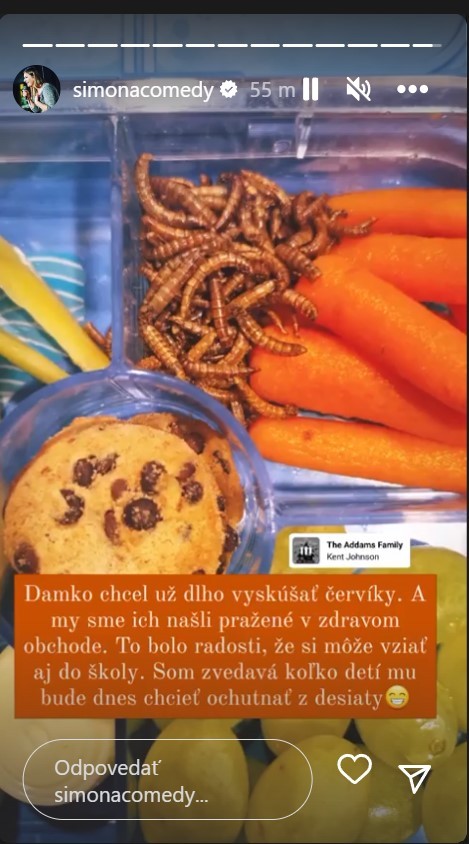 Damian si na desiatu priniesol červíky. 