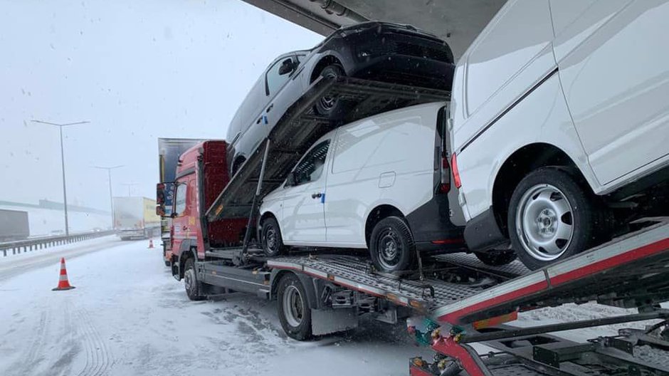 Zderzenie kilku ciężarówek na autostradzie A2