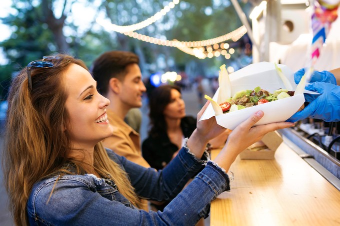 Nébih: rengeteg hiányosságot találtak a street foodok ellenőrzésénél