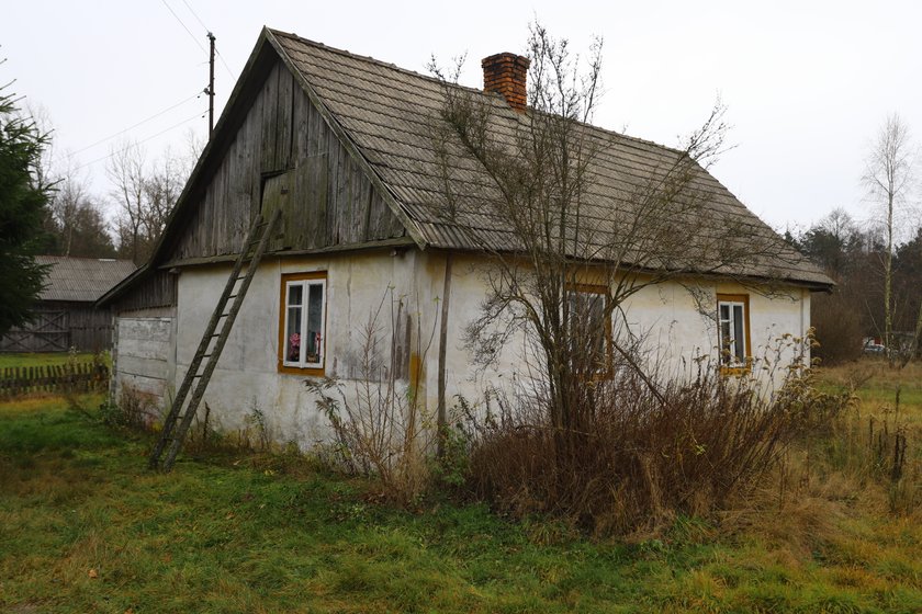 Ubranie trzeba było ciąć nożyczkami. Ciało było całe w ranach. Do takiego stanu została doprowadzona staruszka...