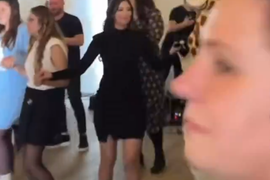 Snimak sa proslave 1. rođendana u Srbiji toliko je ŠOKANTAN, DA DELUJE KAO MONTAŽA - a nije! To što se DEŠAVA U KOLU, viđa se sad i verovatno više nikad