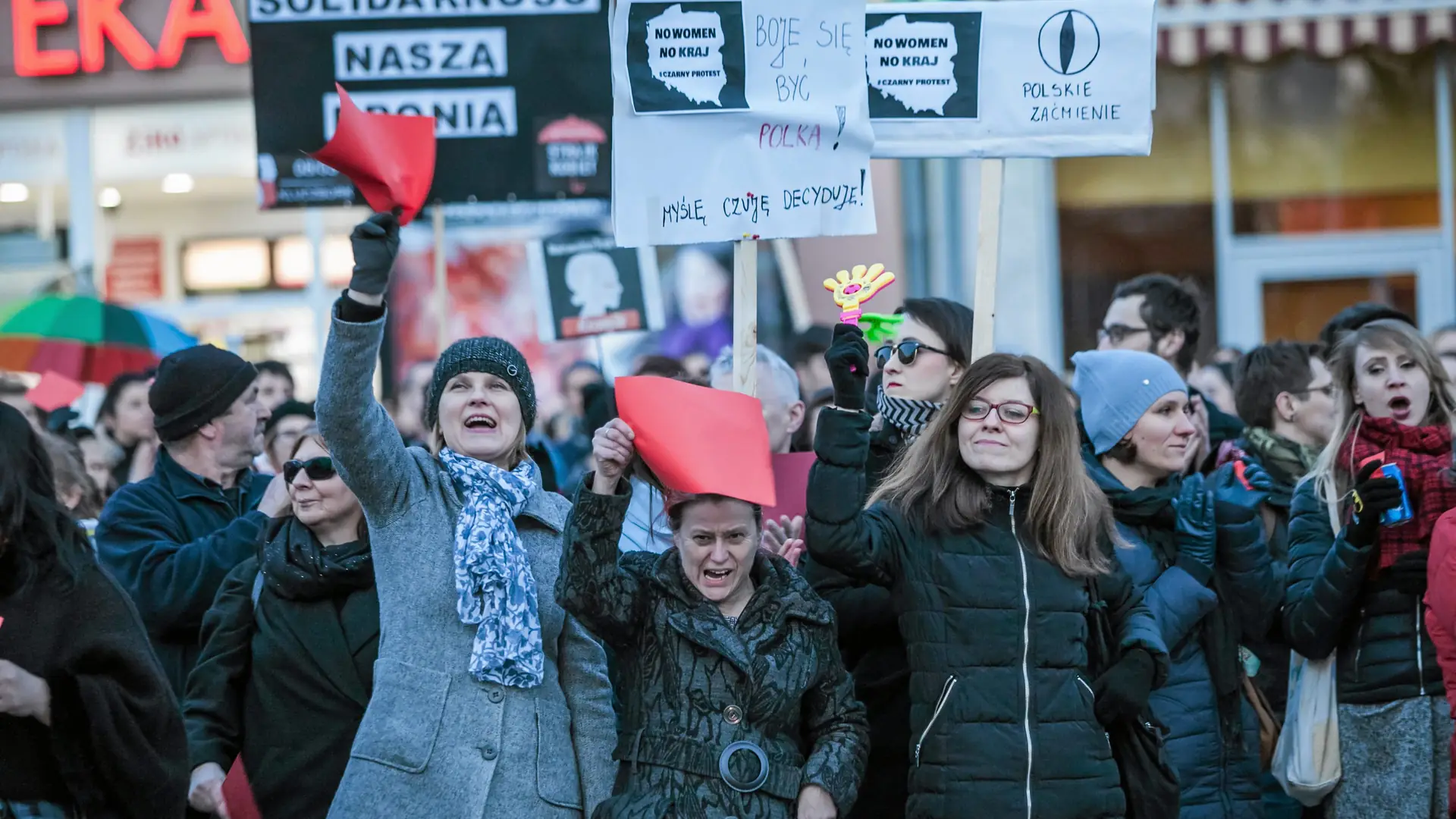 Nie dajmy sobie wmówić, że Strajk Kobiet to tylko Warszawa! To aż 83 miasta