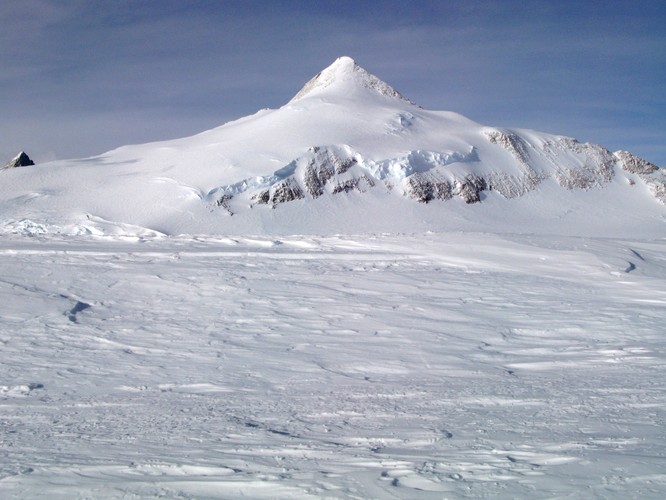 Anna Lichota zdobyła Vinson, najwyższy szczyt Antraktydy. To część projektu wspinaczkowego 'Korona Ziemi'