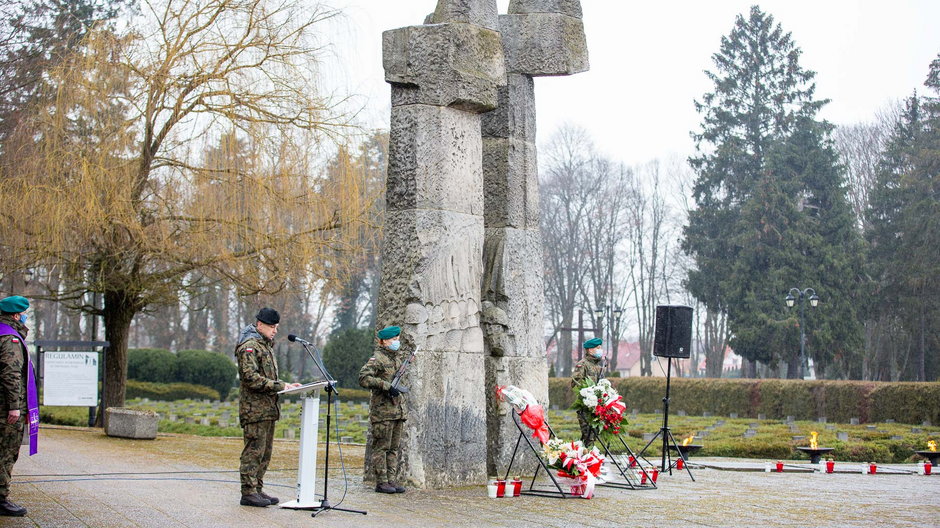 Uroczystość w Drawsku Pomorskim. 4 marca odbyły się uroczystości związane z 75. rocznicą zakończenia walk o Ziemię Drawską. Tym samym upamiętniono poległych na tych terenach żołnierzy