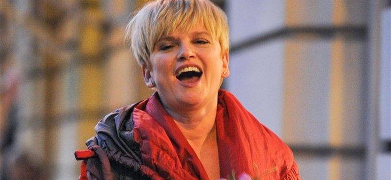 Kwiaty, wino, romantyczna kolacja. Urodziny Katarzyny Figury