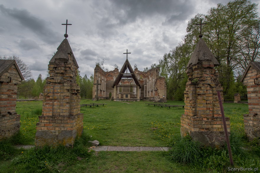 Ruiny kościoła w Jałówce