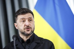 Zełenski ostrzega: Rosja przygotowuje się na kolejny rok wojny