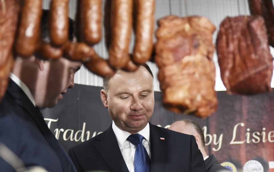 Andrzej Duda i Agata Kornhauser-Duda z wizytą w zakładach mięsnych