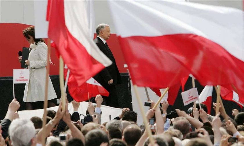 Szok! Wyborcy PiS kochają Komorowskiego