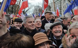 "Skakał po murku parlamentu i szerzył mowę nienawiści". Jest wniosek o ukaranie Romana Giertycha