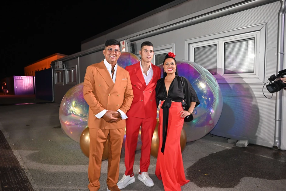 Jovan Pejić Peja sa roditeljima