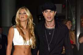 Ana Kurnjikova (44) i Enrike Iglesijas (50) ČEKAJU 4. DETE! Ni sad se ne zna KOJE IM JE LEPŠE, a tek će konkurencija da se 'ZAOŠTRI'