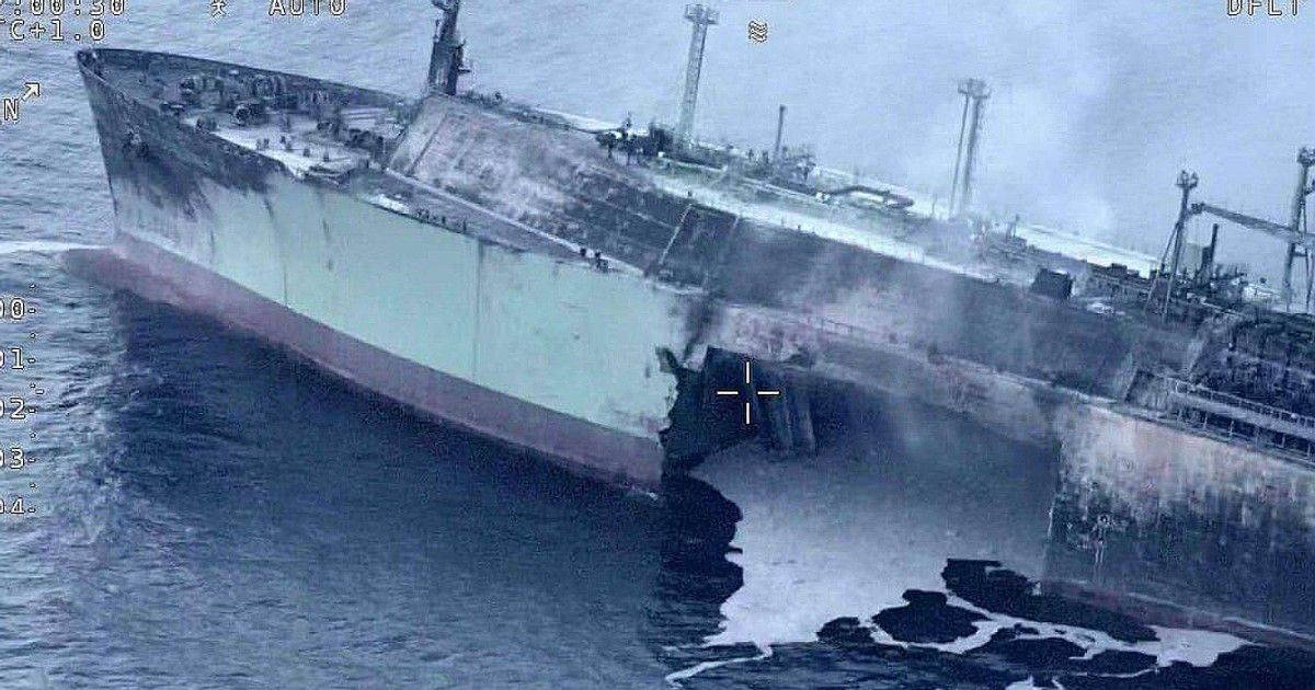 Damaged Russian LNG tanker drifts towards Libya as Europe warns of environmental disaster