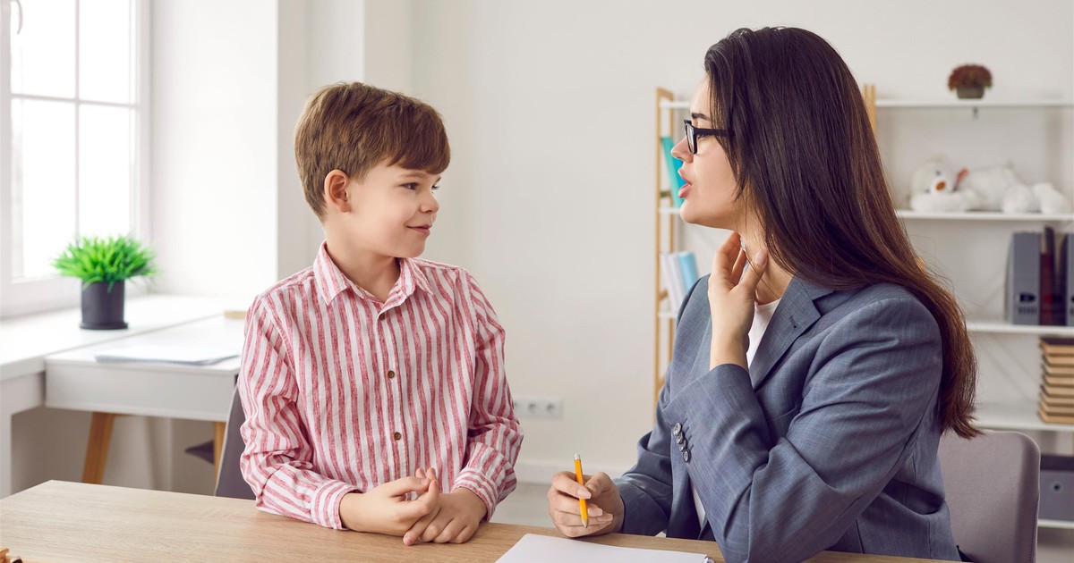 Blokada mowy. Przejściowa faza czy zaburzenie? Eksperci tłumaczą, jak reagować na jąkanie dziecka