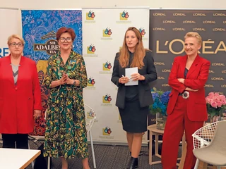 Od lewej: Henryka Krzywonos, Jolanta Kwaśniewska, Irena Kyryczenko, Joanna Scheuring-Wielgus podczas finałowego dnia Mentoriady .