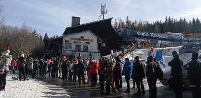 Tłumy w górach i nad morzem. Ludzie zapomnieli o pandemii?