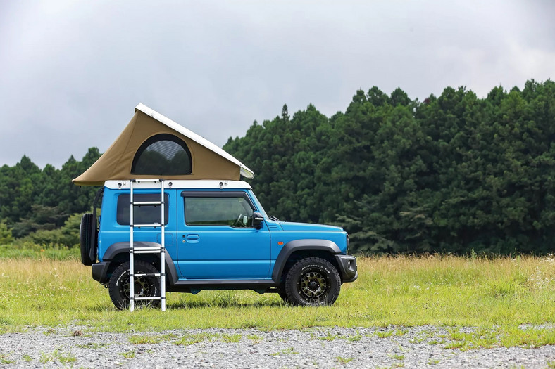 Suzuki Jimny z namiotem dachowym Kamado Canotier J3