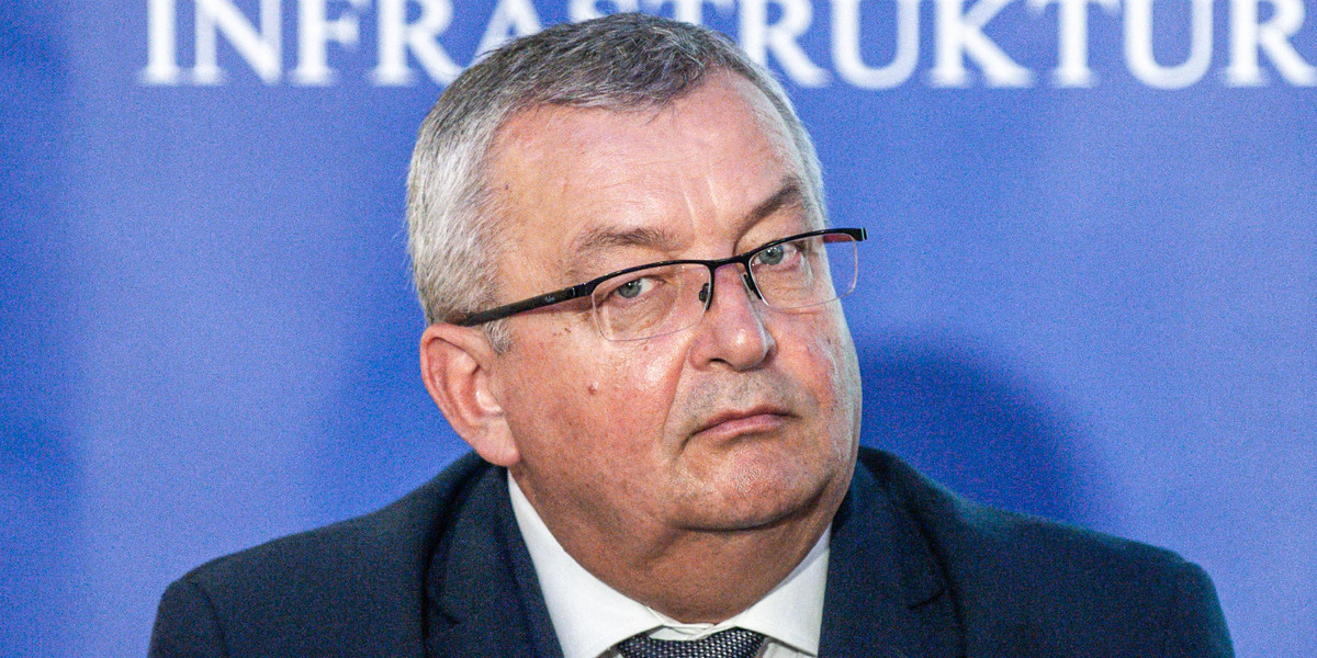 Minister Adamczyk zaznacza, że z powodu wojny na Ukrainie, w Polsce budowa niektórych odcinków dróg nabrała strategicznego charakteru.