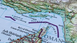 irańskie ostrzeżenie: zakaz przepływania przez cieśninę ormuz