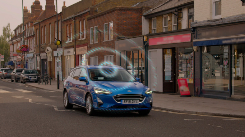 Ford RoadSafe - projekt systemu ostrzegania o zagrożeniach na drogach