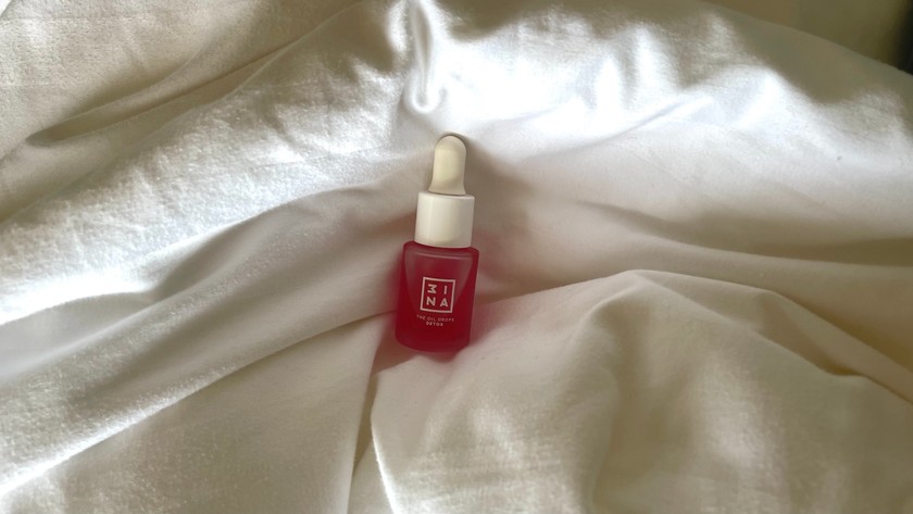 Sorgen für eine Revitalisierung des Teints: Oil-Drops-Detox mit Argan- und Mandelöl von 3INA für rund 22 Franken, via Manor. 