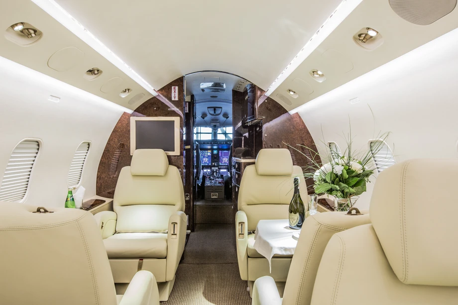 Bombardier Challenger 300