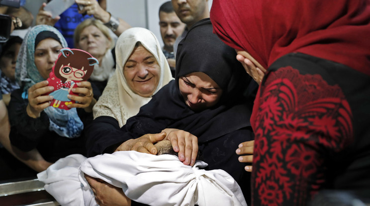 A halottak
között egy
gázmérgezést szenvedő csecsemő is volt  /Fotó: AFP