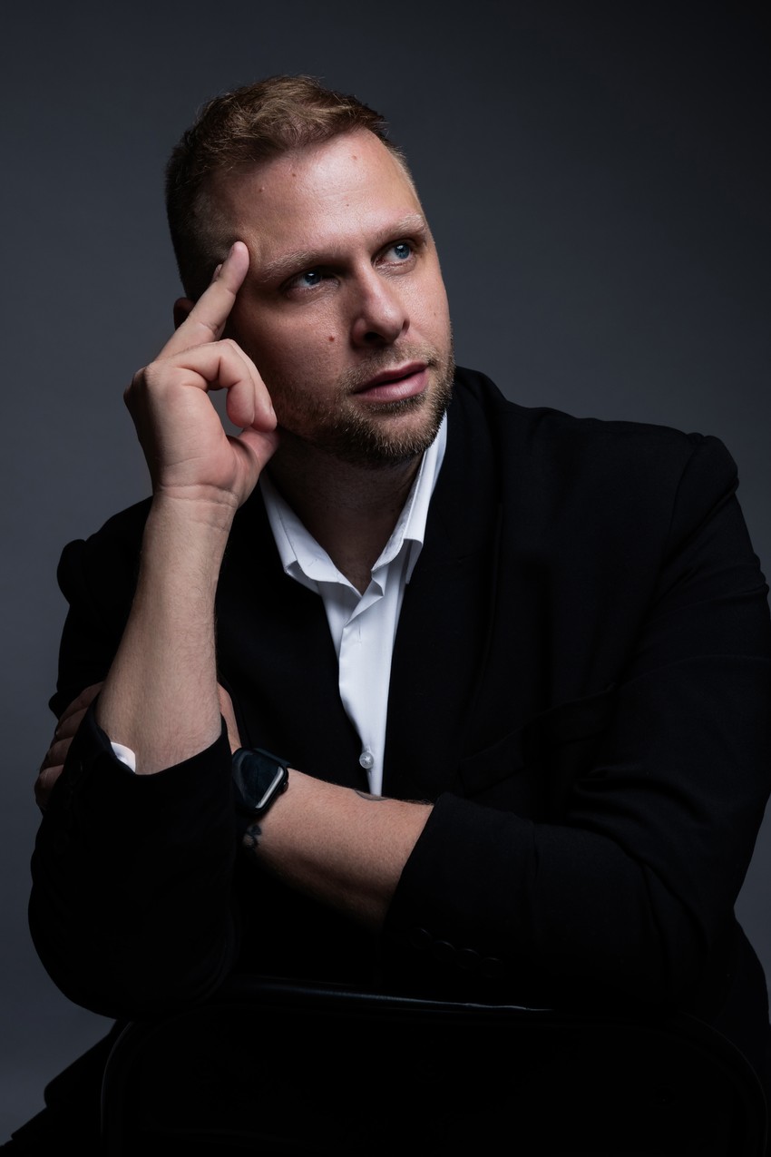 Deca iz spektra autizma nas uče da svet može biti bogatiji, raznovrsniji i lepši, ako smo spremni da se menjamo zajedno sa njima, kaže Vanja Tolj