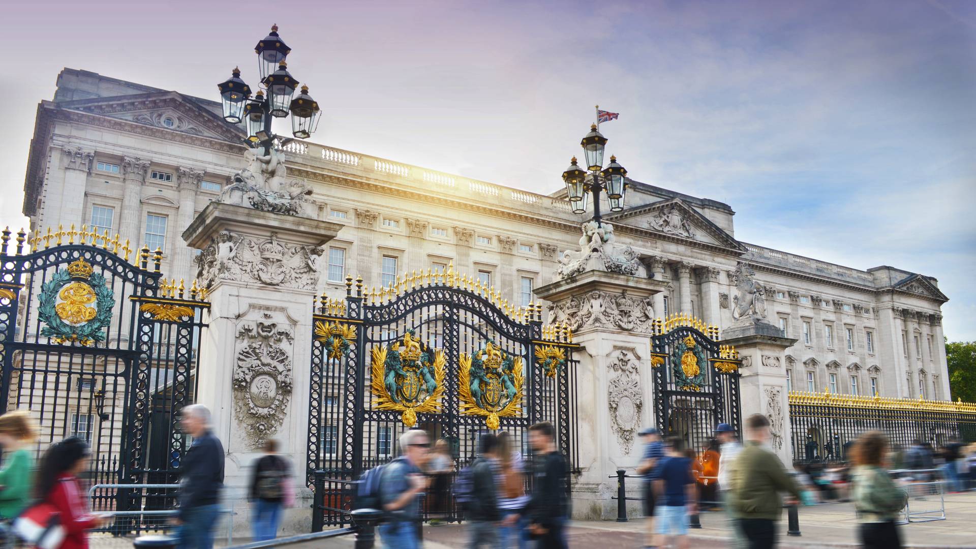 Buckingham Palace als Airbnb: So viele würde Queen Elizabeth II