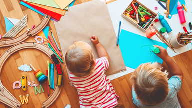 Metoda Montessori - czym różni się od standardowego nauczania?