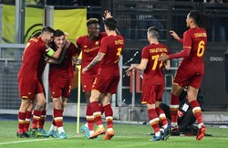 Zalewski i Milik w półfinale Ligi Konferencji. Efektowny rewanż Romy