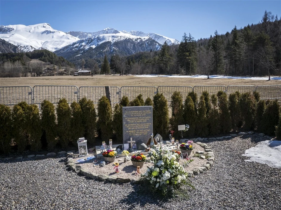 Memorijal za žrtve avionske nesreće u Alpima u martu 2015.