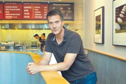 Jak zareklamować fast food? Mark Crumpacker twierdzi, że trzeba powiedzieć ludziom, co naprawdę jedzą