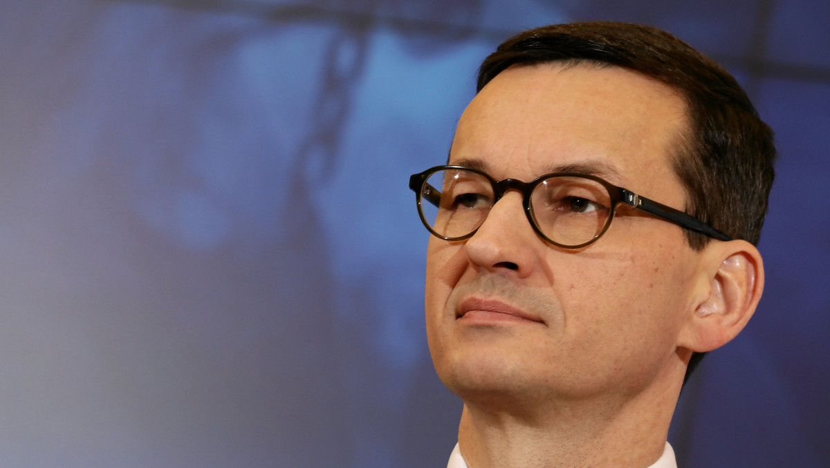 51 proc. Polaków jest zdania, że premier Mateusz Morawiecki nie powinien użyć zwrotu o "żydowskich sprawcach" Holokaustu - wynika z sondażu Kantar Millward Brown przeprowadzonego dla TVN i TVN24.