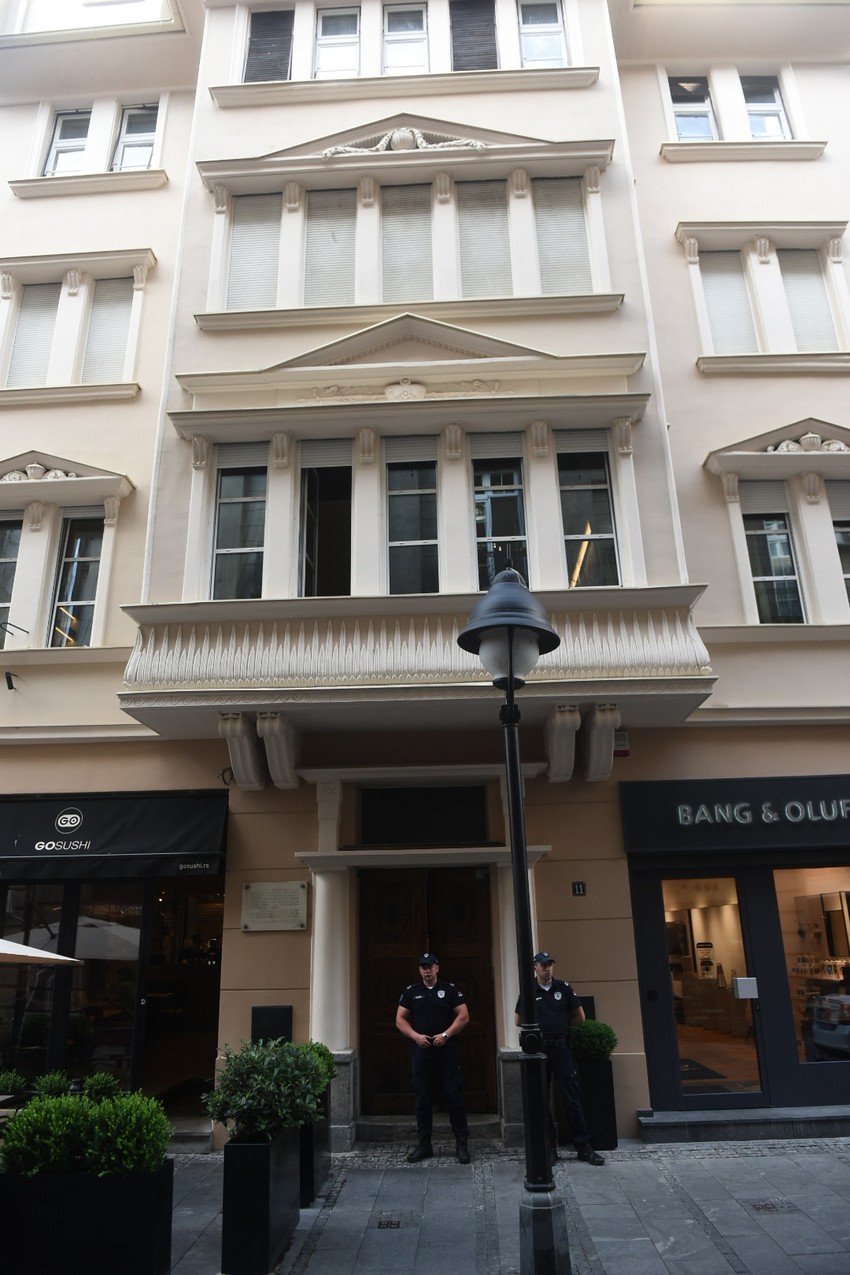 Ulaz zgrade gde su prijatelj ubijene Noe pokušali da uđu