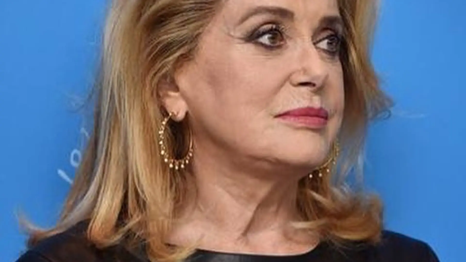 Catherine Deneuve broni prawa mężczyzn do molestowania, które nazywa "nieudolnym flirtem"