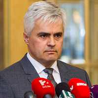 Ezért váltották le az egészségügy egyik első emberét