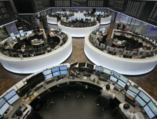 Clinton zadowolona, Trump zły. Giełdy wystrzeliły w górę