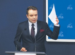 Zamiast przełamania klinczu w TK, jest kolejny