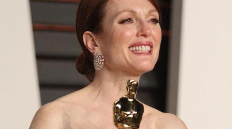 Julianne Moore: Ha kilóg a hájam, nyomd vissza!