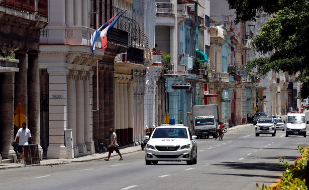 Radiowóz na ulicach Hawany