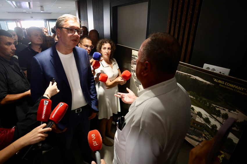 Aleksandar Vučić, u okviru posete Raškom okrugu, obilazi završne radove na dogradnji Kliničkog centra u Novom Pazaru